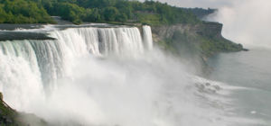 Ziplinen boven de Niagara Falls