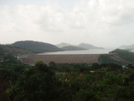 Voltameer en de Akosombo Dam
